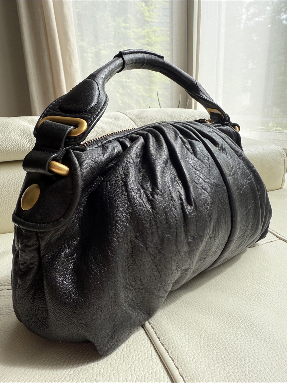 Juicy Couture Black Leather Hobo Bag With A Large Ring Charm And Chain - Picture 13 of 17